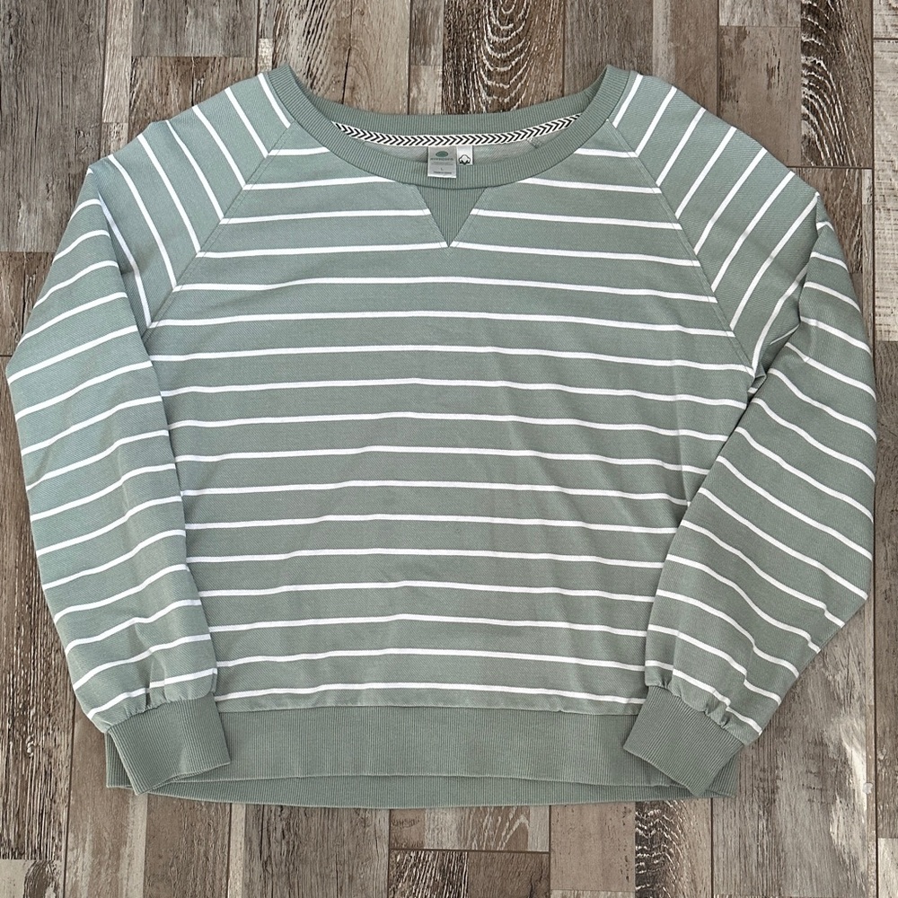 Aventura Organic Cotton Sage and White Top